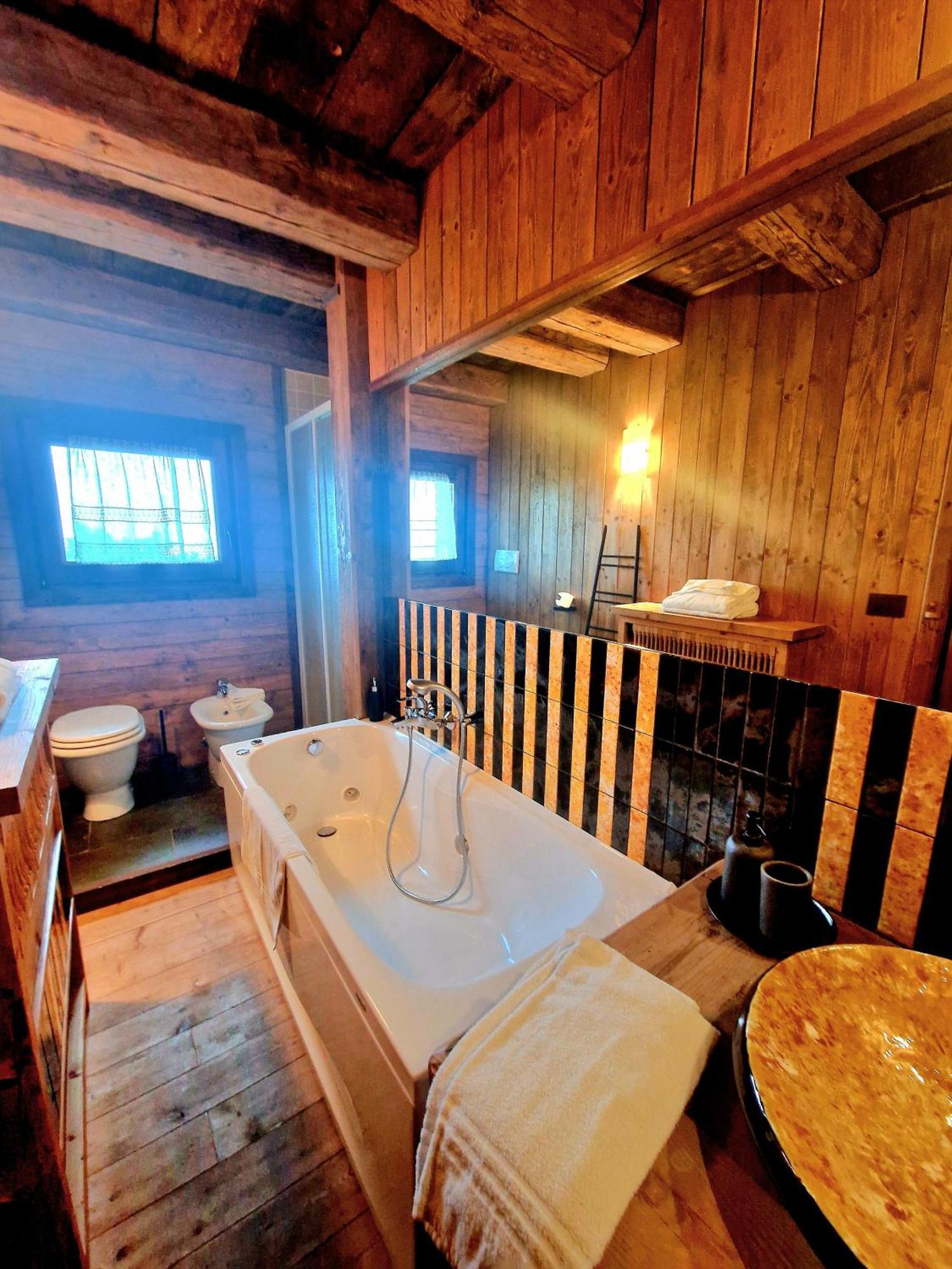 Chalet Euthalia Restaurant & Suites San Giacomo  Kültér fotó