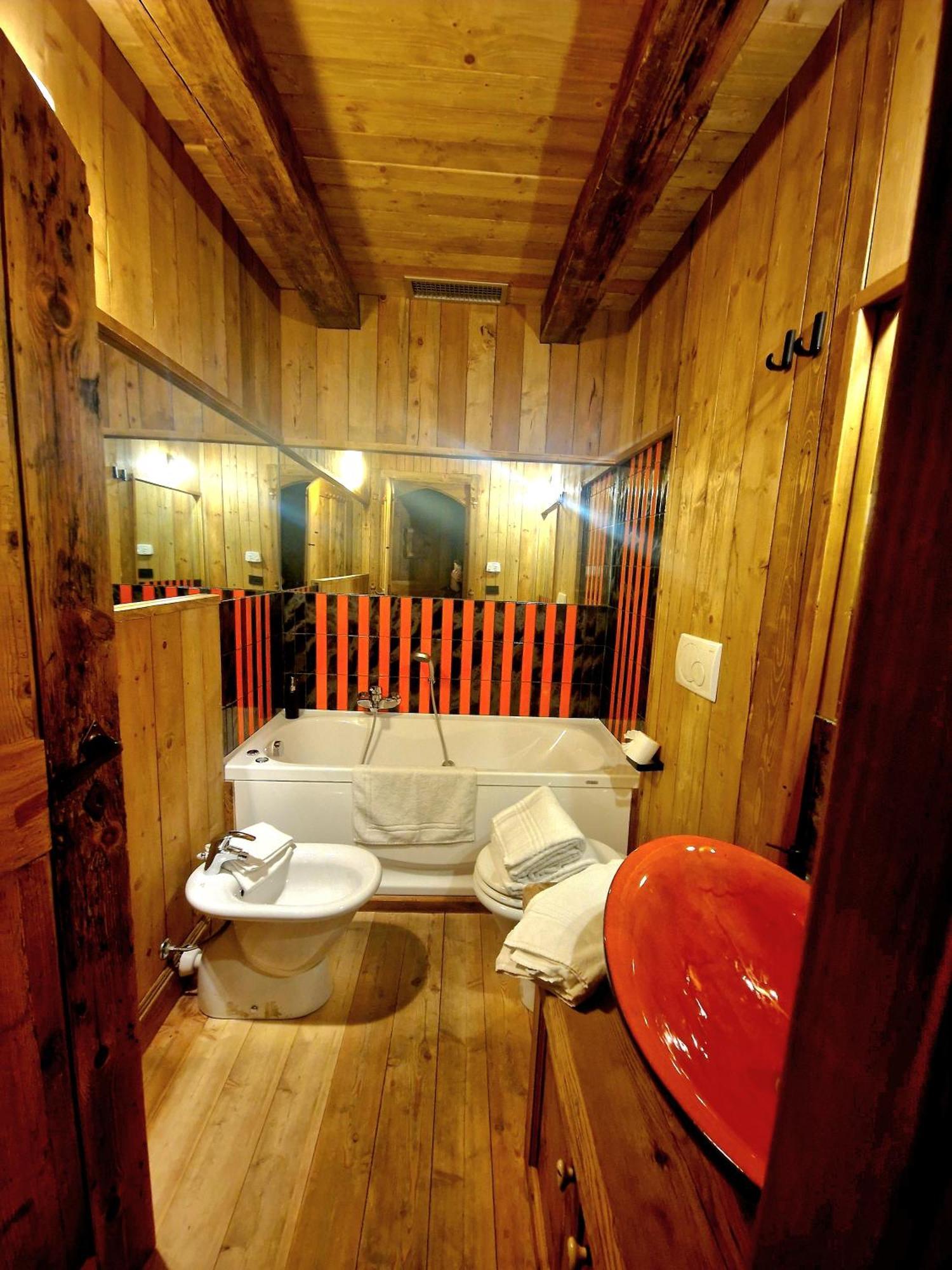 Chalet Euthalia Restaurant & Suites San Giacomo  Kültér fotó